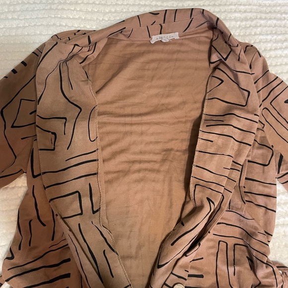 ZUSSS geometric button up cardigan or dress✨ - Picture 4 of 8